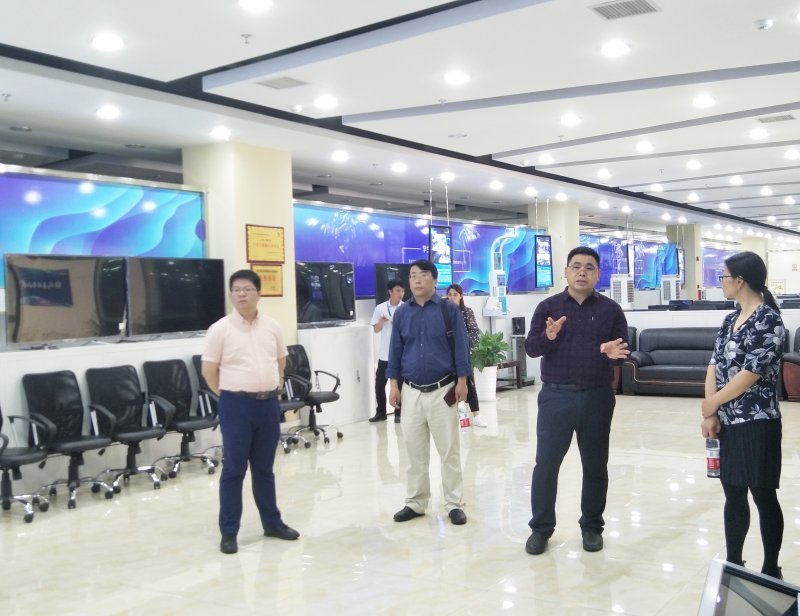 贵州省政府发展研究中心副部长 李冬