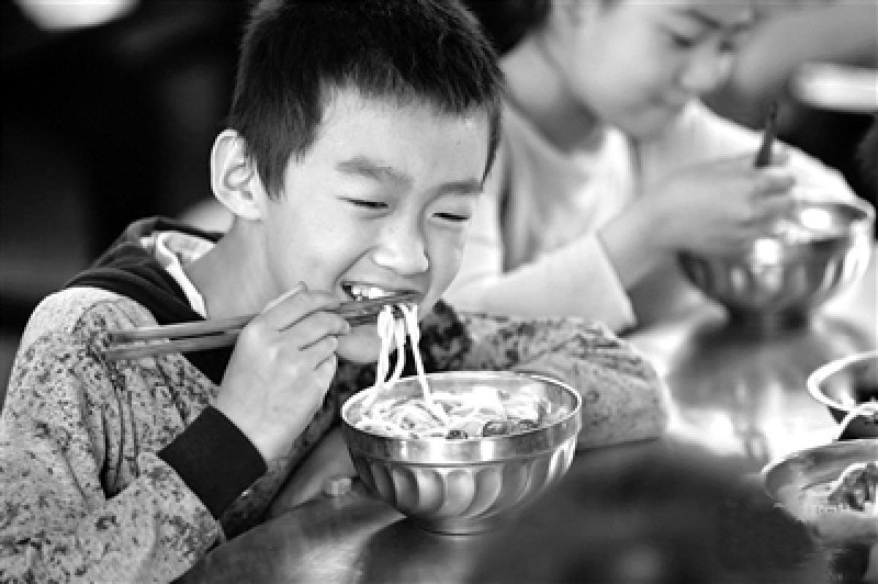 “我们的午餐会上网”