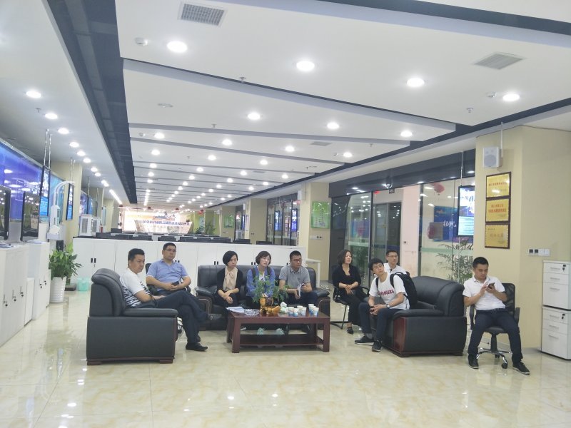 江苏省昆山市领导一行到我司考察