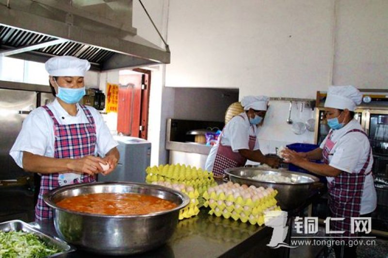 印江:大数据变身学生营养餐" 智能