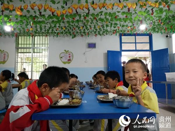 贵州营养改善计划:把“学生餐 ”做